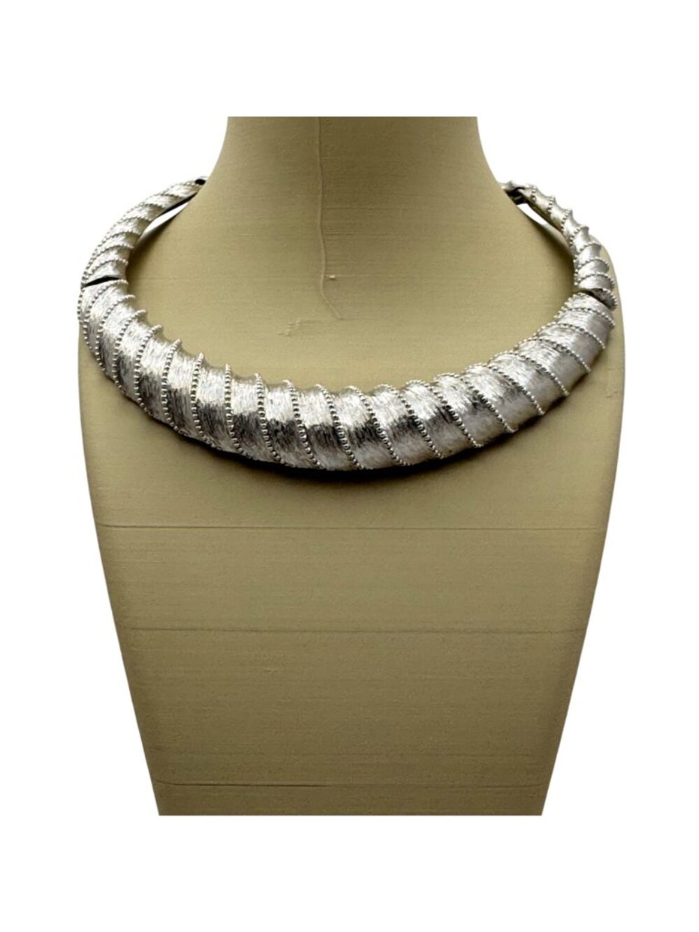 Monet Statement Runway Collar Choker Silver Tone Necklace Twisted Necklace Vtg - Picture 2 of 8